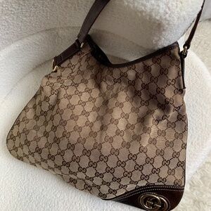 Authentic Gucci GG Britt Shoulder Bag